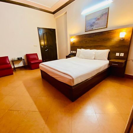 Fiesta Inn Hotel & Resorts Multan Esterno foto