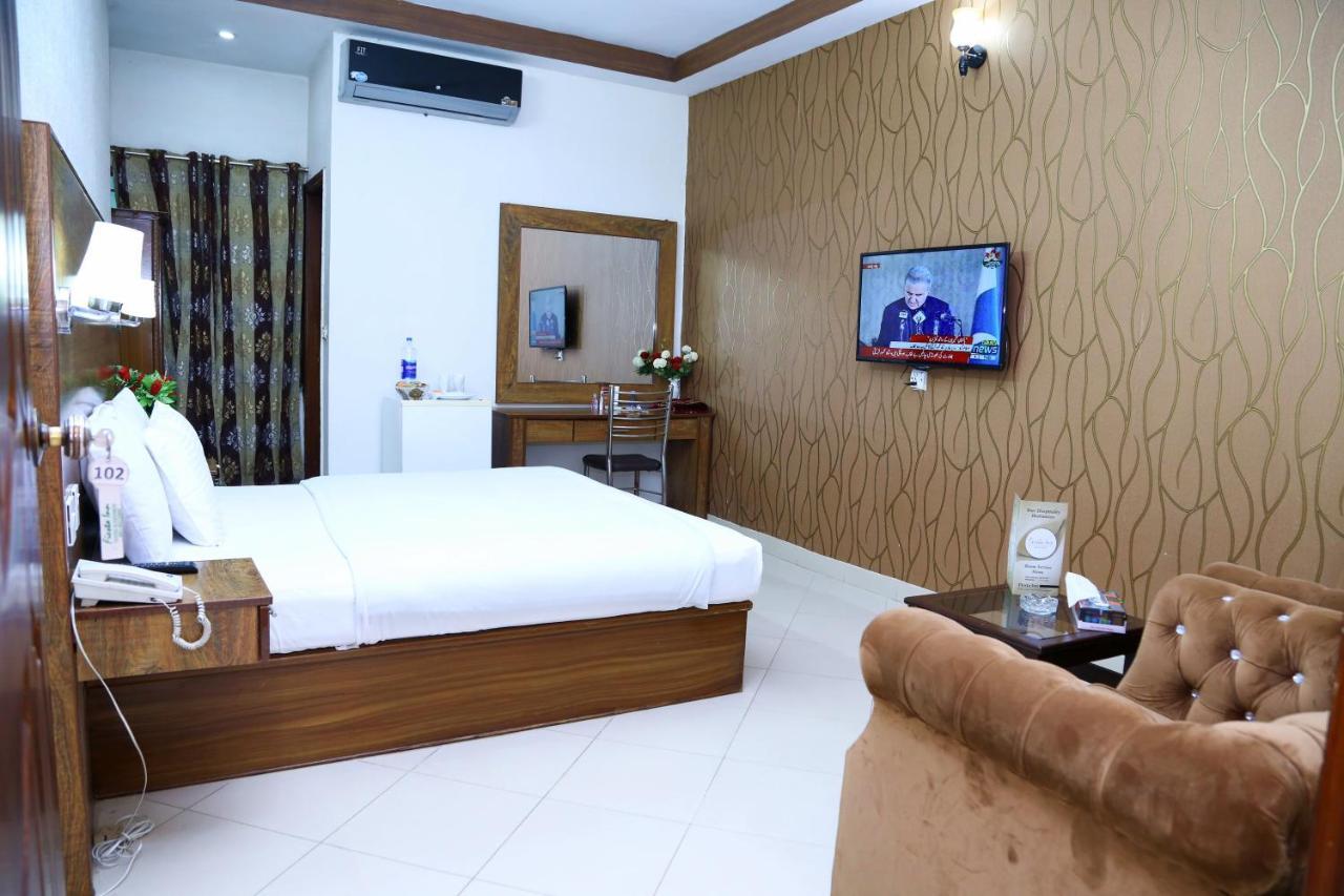 Fiesta Inn Hotel & Resorts Multan Esterno foto