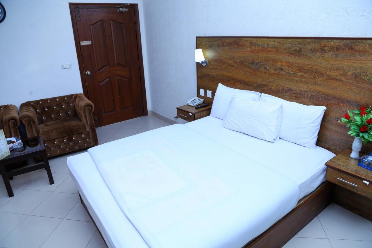 Fiesta Inn Hotel & Resorts Multan Esterno foto