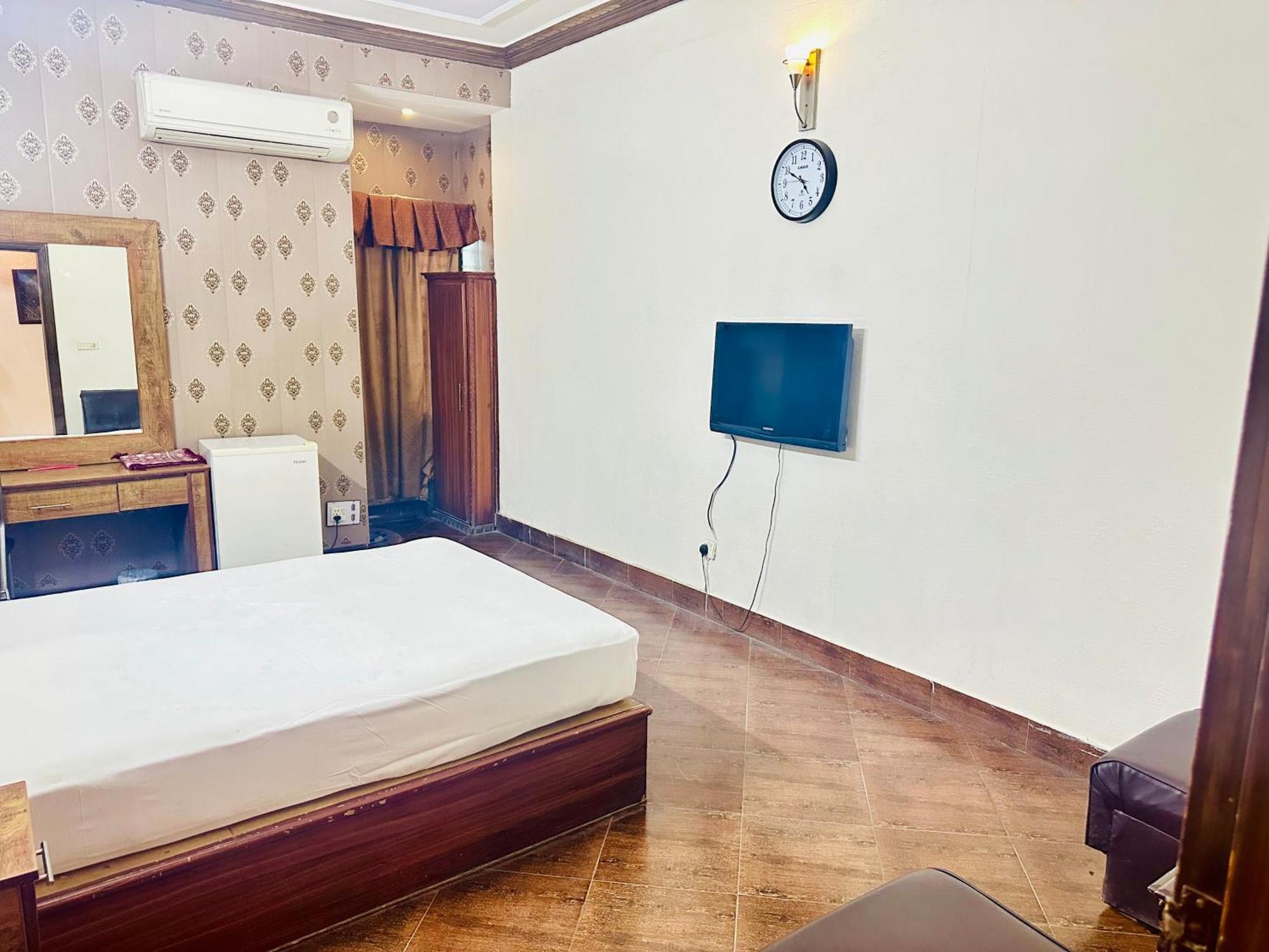 Fiesta Inn Hotel & Resorts Multan Esterno foto