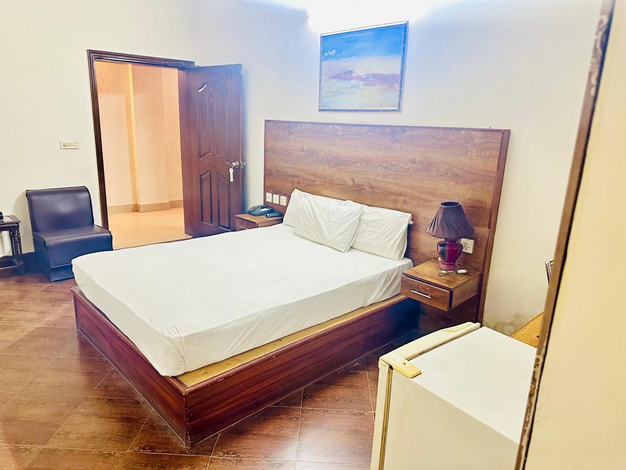 Fiesta Inn Hotel & Resorts Multan Esterno foto