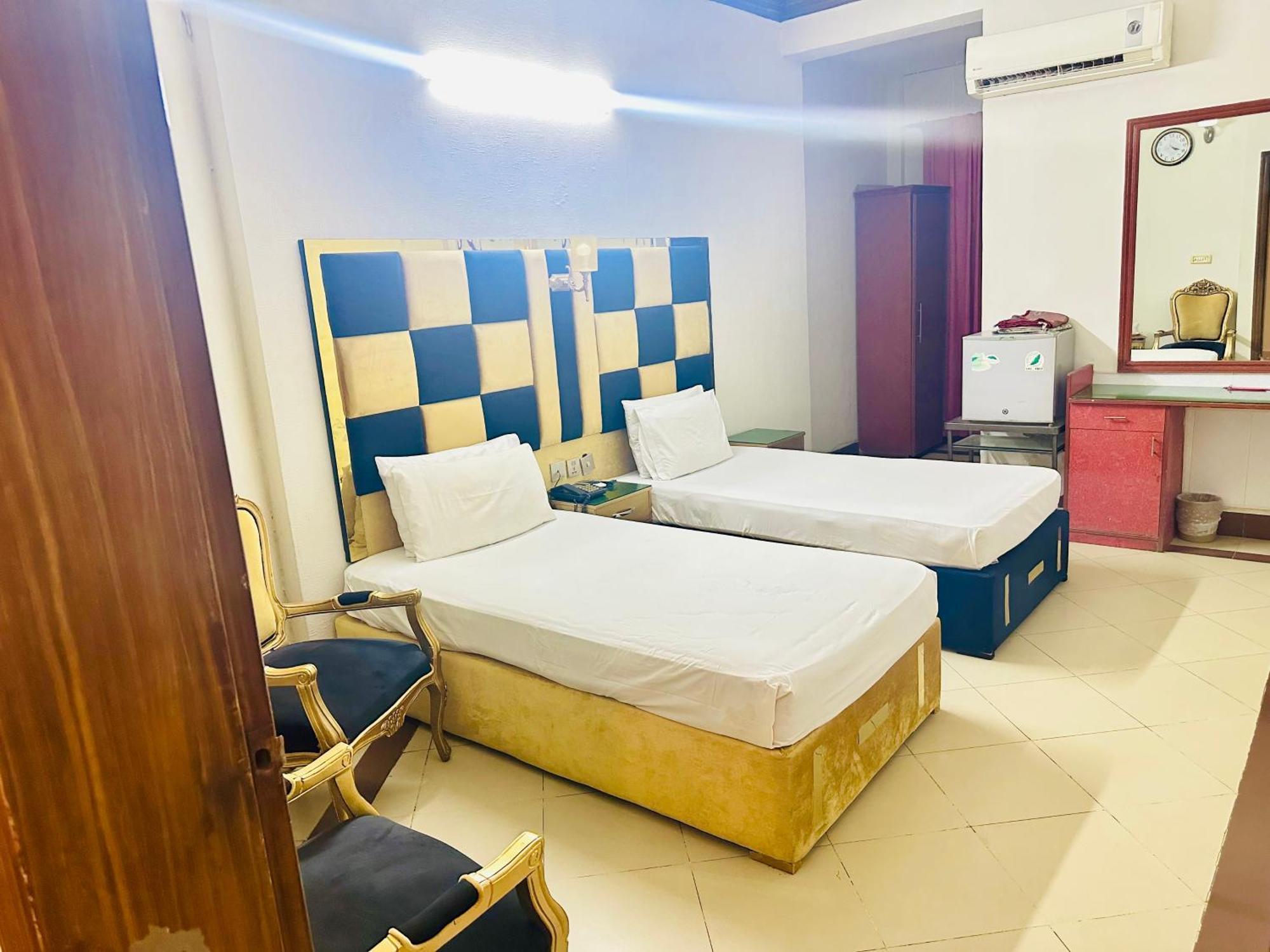 Fiesta Inn Hotel & Resorts Multan Esterno foto