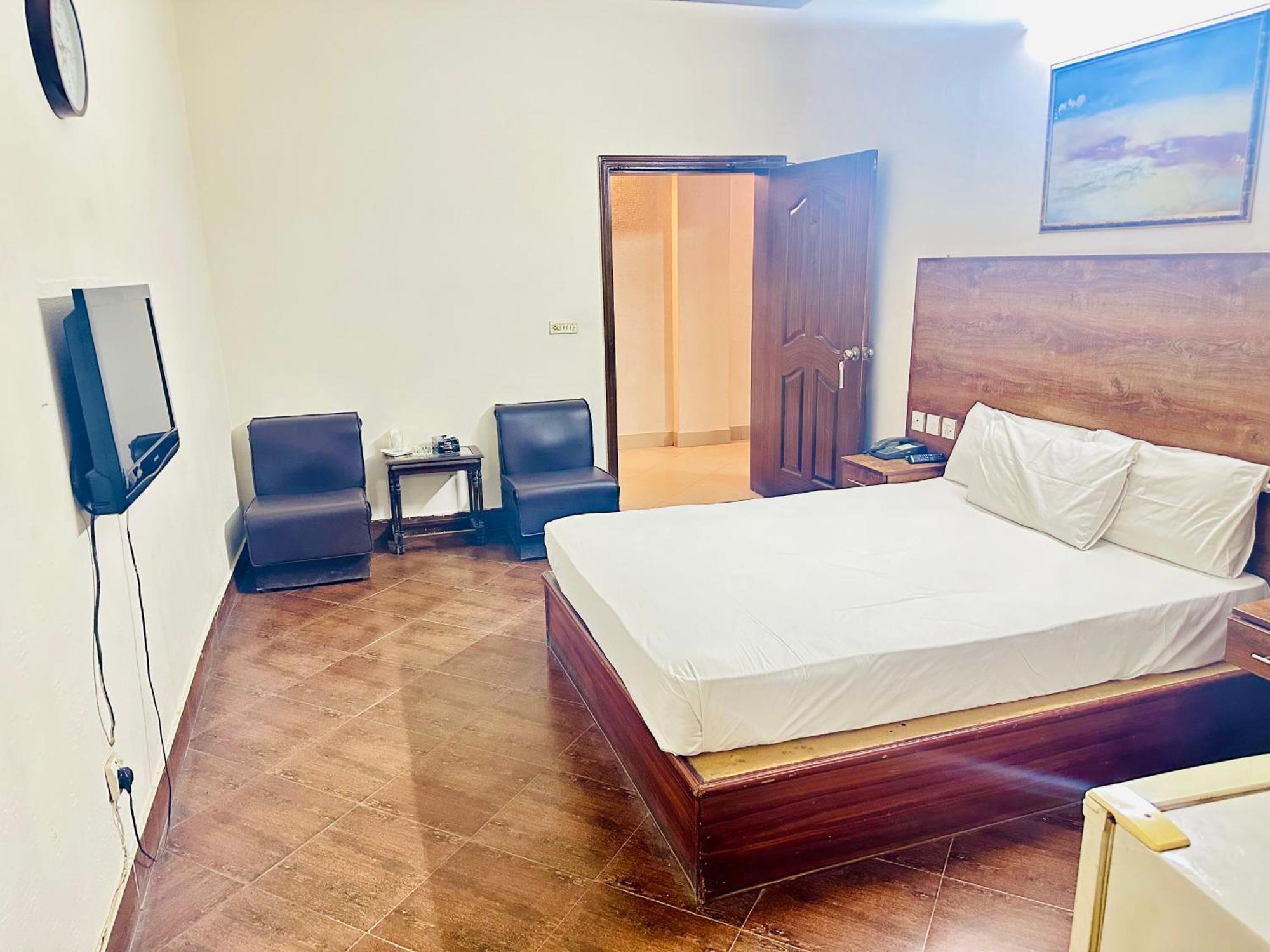 Fiesta Inn Hotel & Resorts Multan Esterno foto