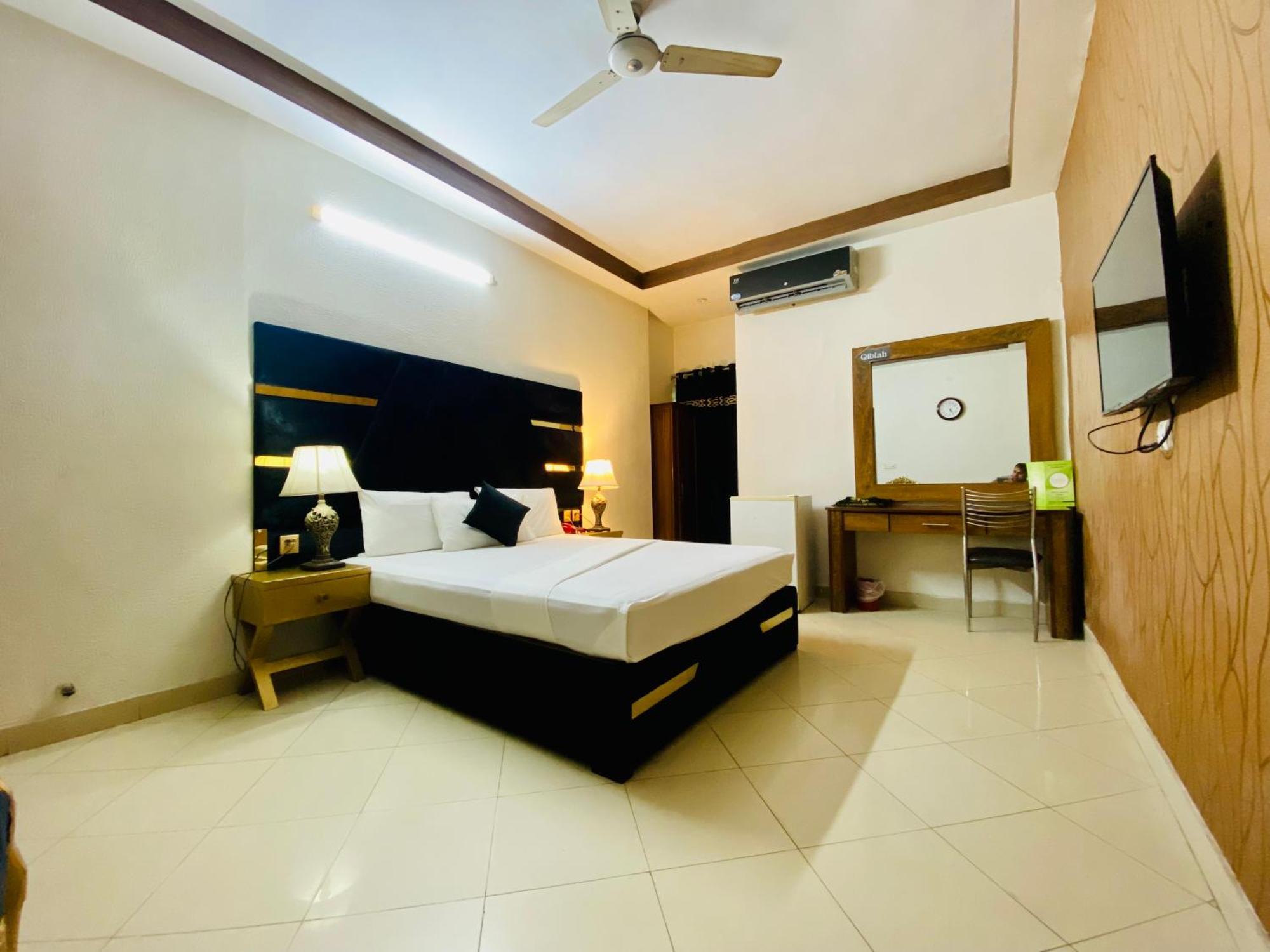 Fiesta Inn Hotel & Resorts Multan Esterno foto