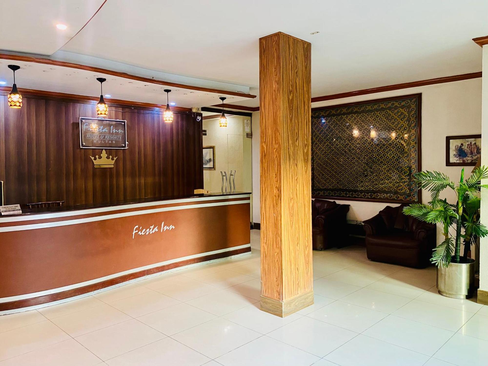 Fiesta Inn Hotel & Resorts Multan Esterno foto