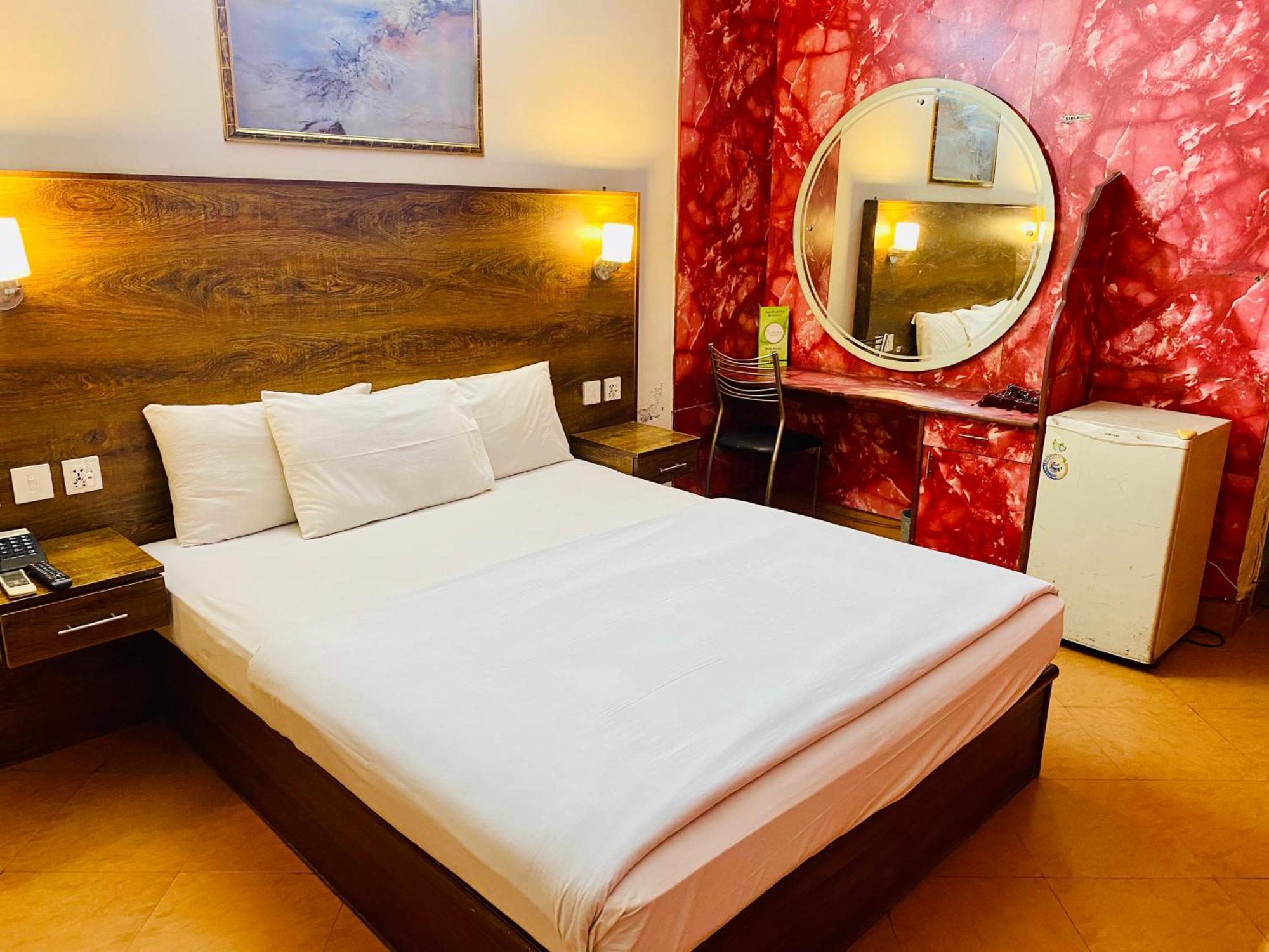 Fiesta Inn Hotel & Resorts Multan Esterno foto