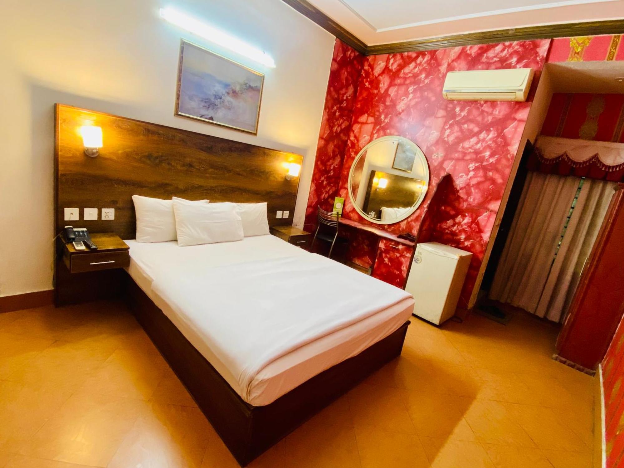 Fiesta Inn Hotel & Resorts Multan Esterno foto