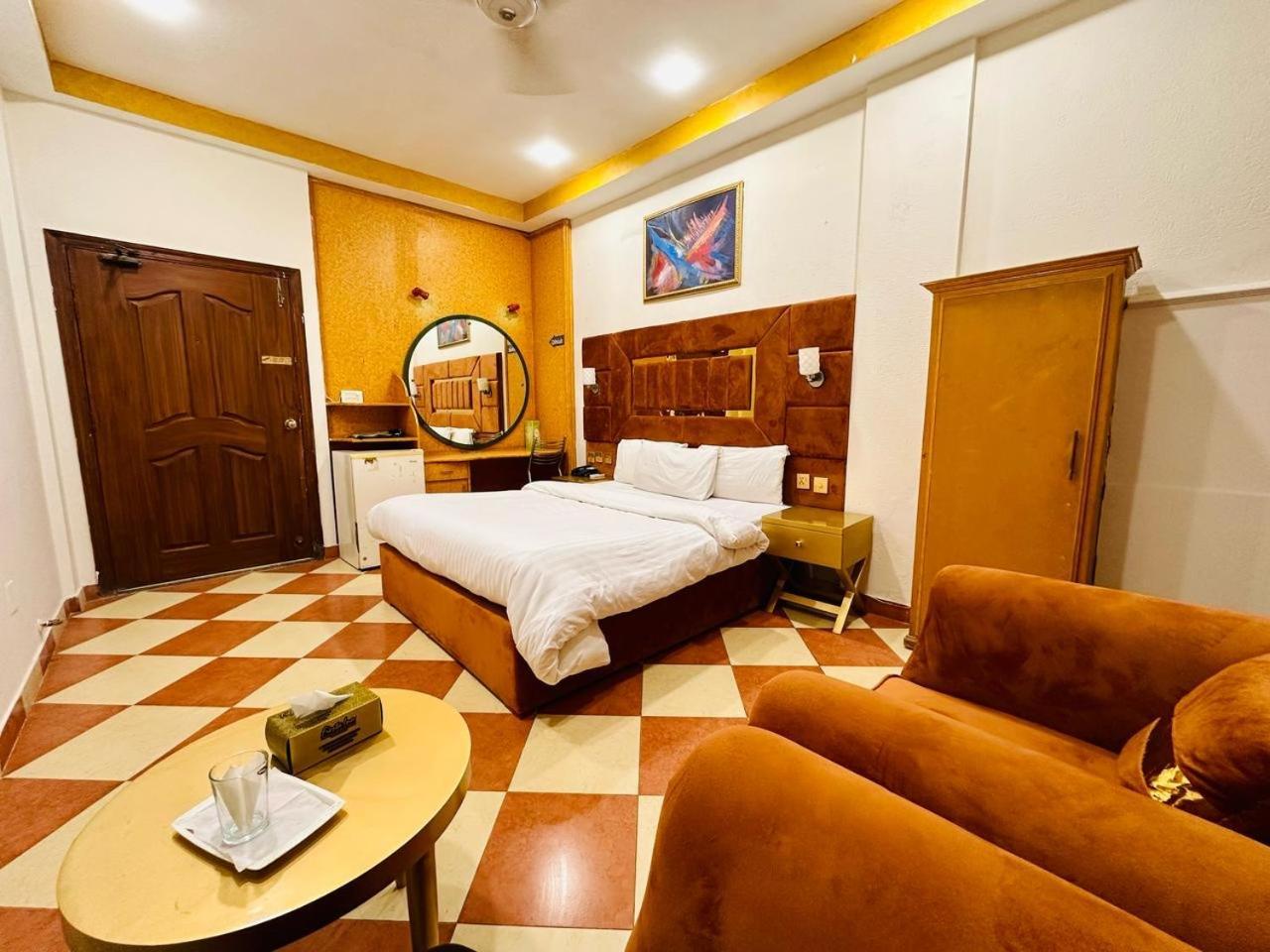 Fiesta Inn Hotel & Resorts Multan Esterno foto