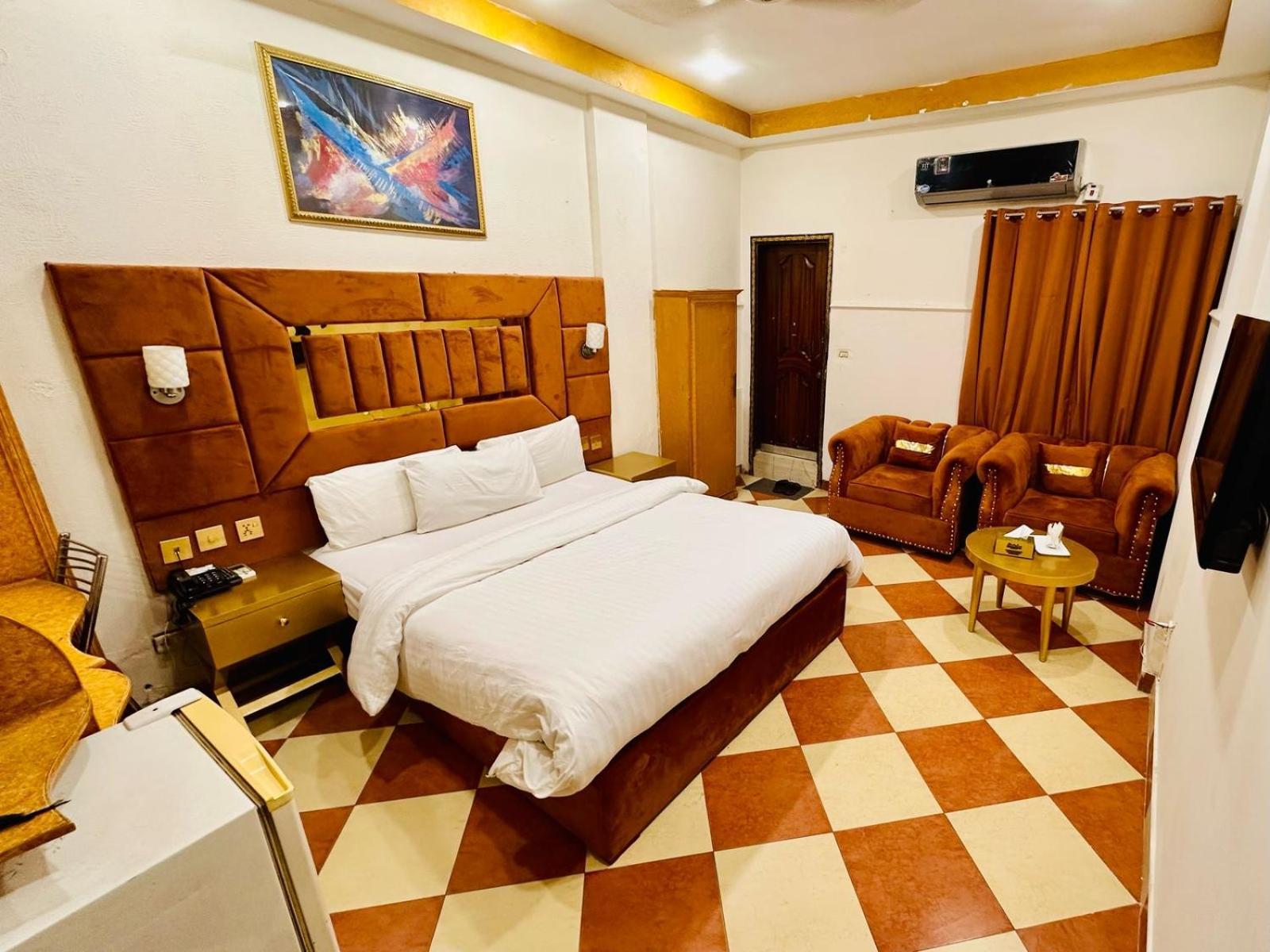 Fiesta Inn Hotel & Resorts Multan Esterno foto