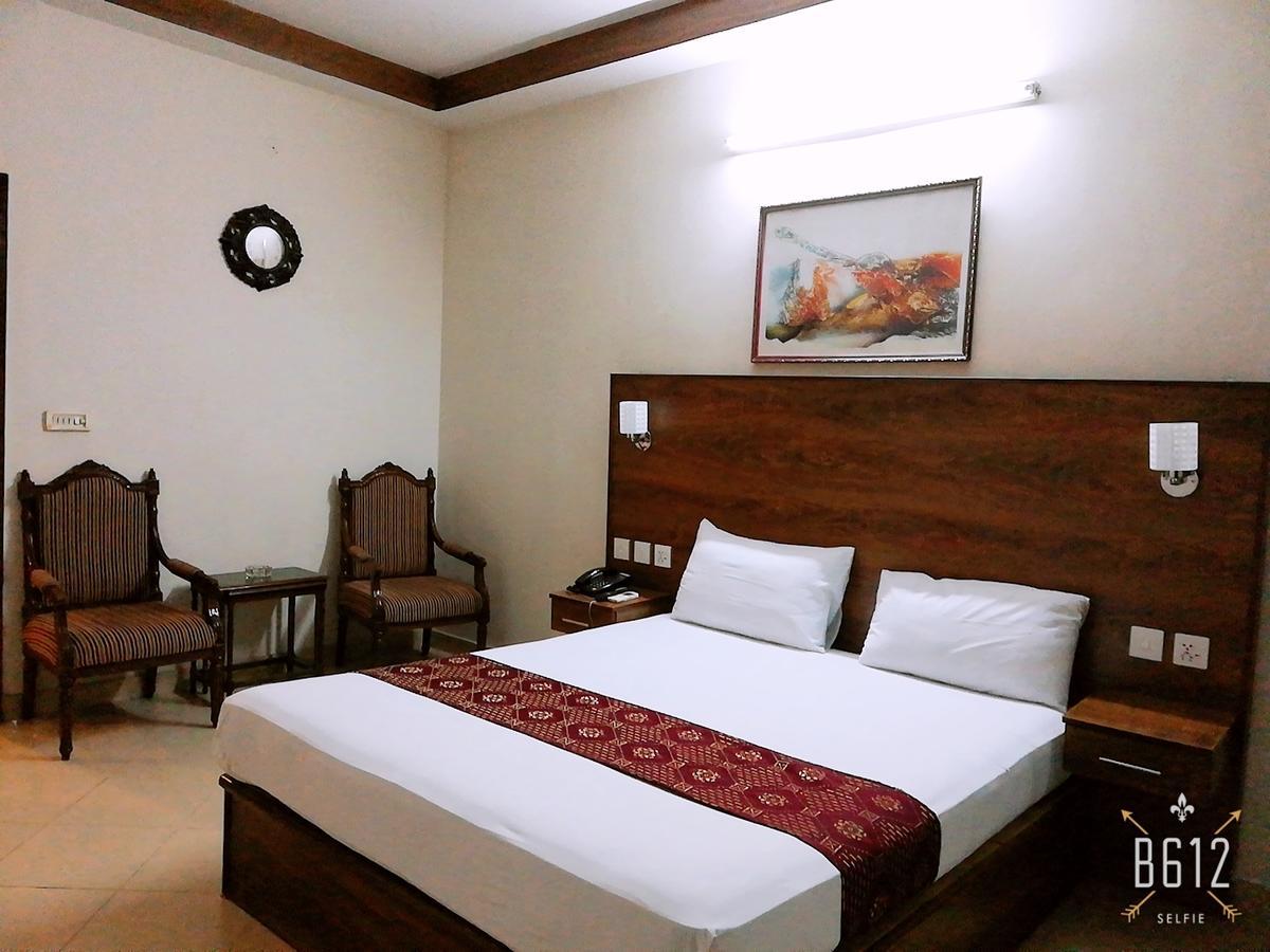 Fiesta Inn Hotel & Resorts Multan Esterno foto